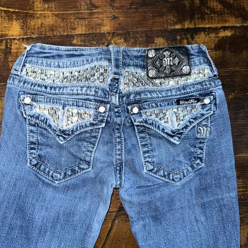 Miss Me bling western bootcut 25 embroidered jeans